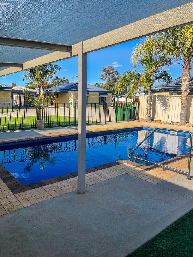 Dbj Holiday Units Mulwala Exterior foto