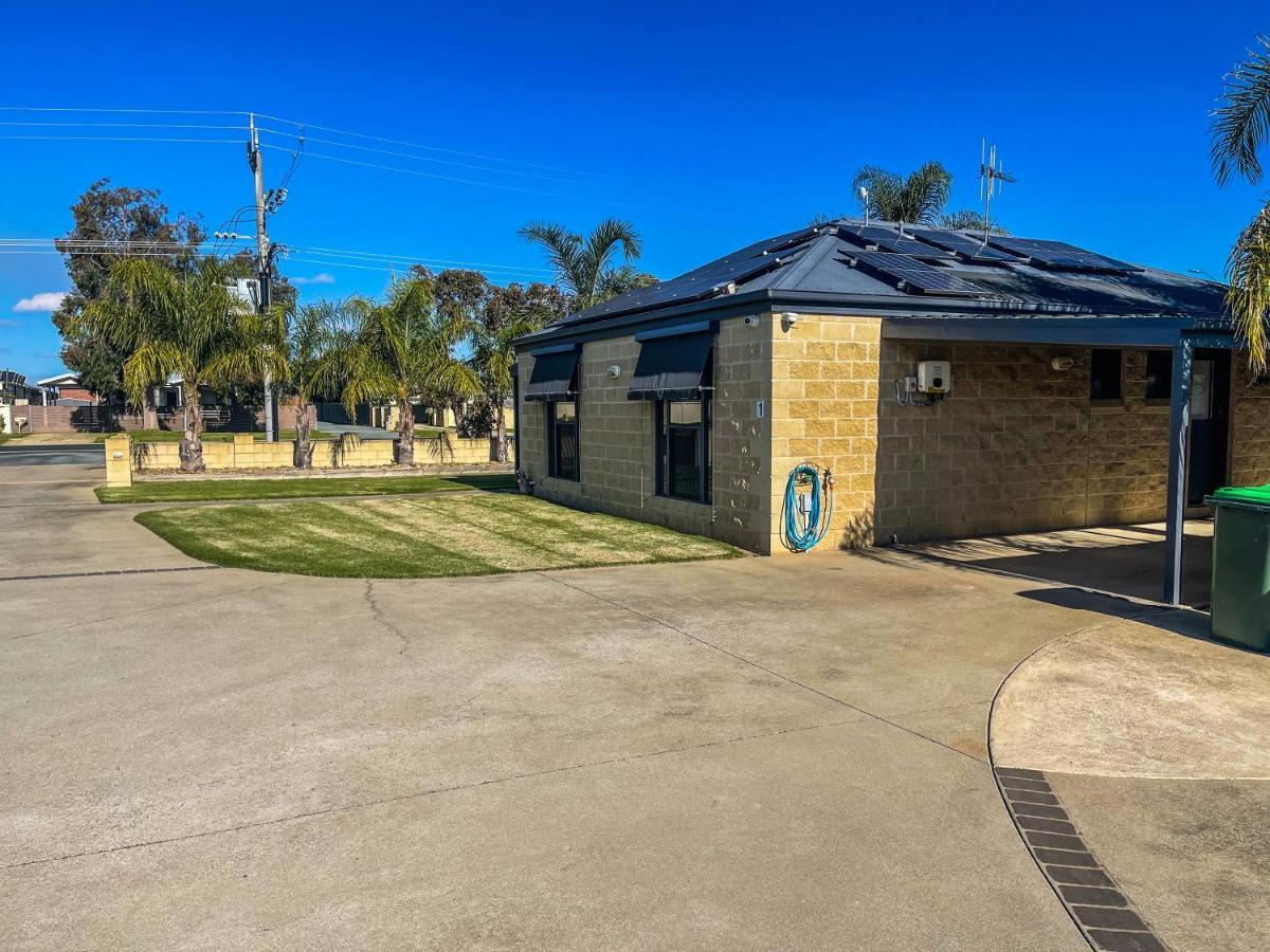 Dbj Holiday Units Mulwala Exterior foto