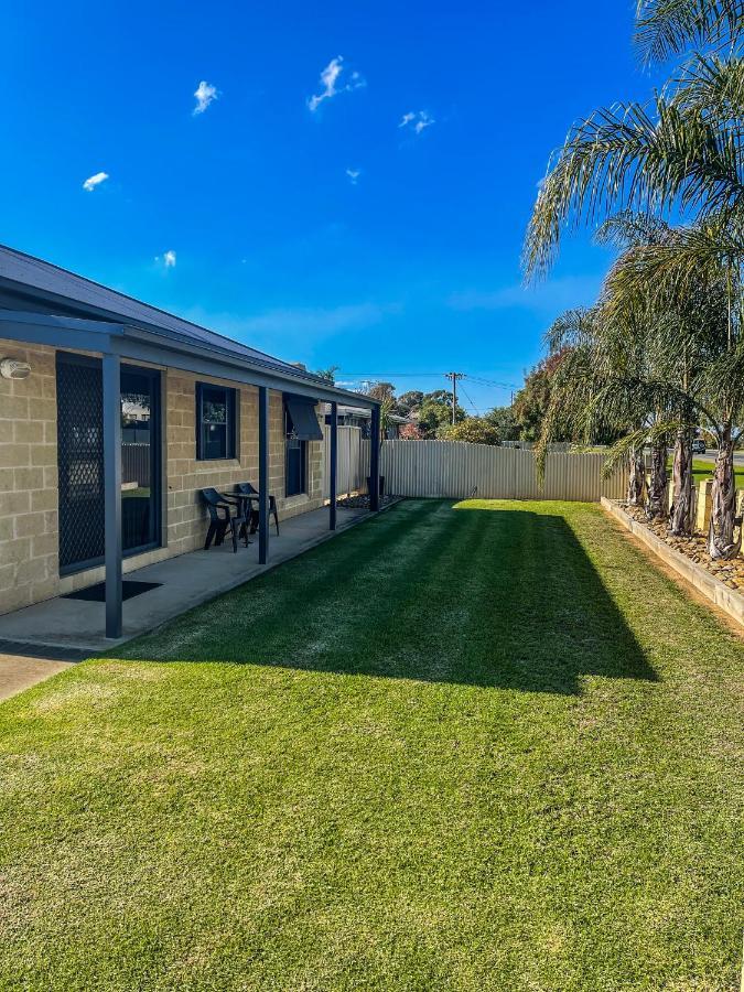 Dbj Holiday Units Mulwala Exterior foto