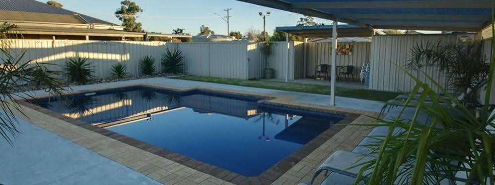 Dbj Holiday Units Mulwala Exterior foto